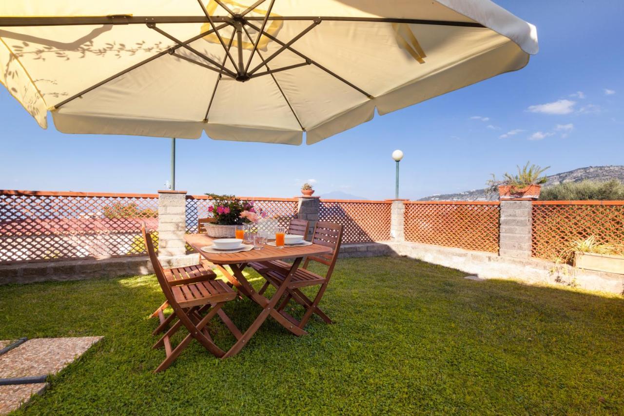 Shanti Home - Restaurant Di Aversano Salvatore Sorrento Eksteriør bilde