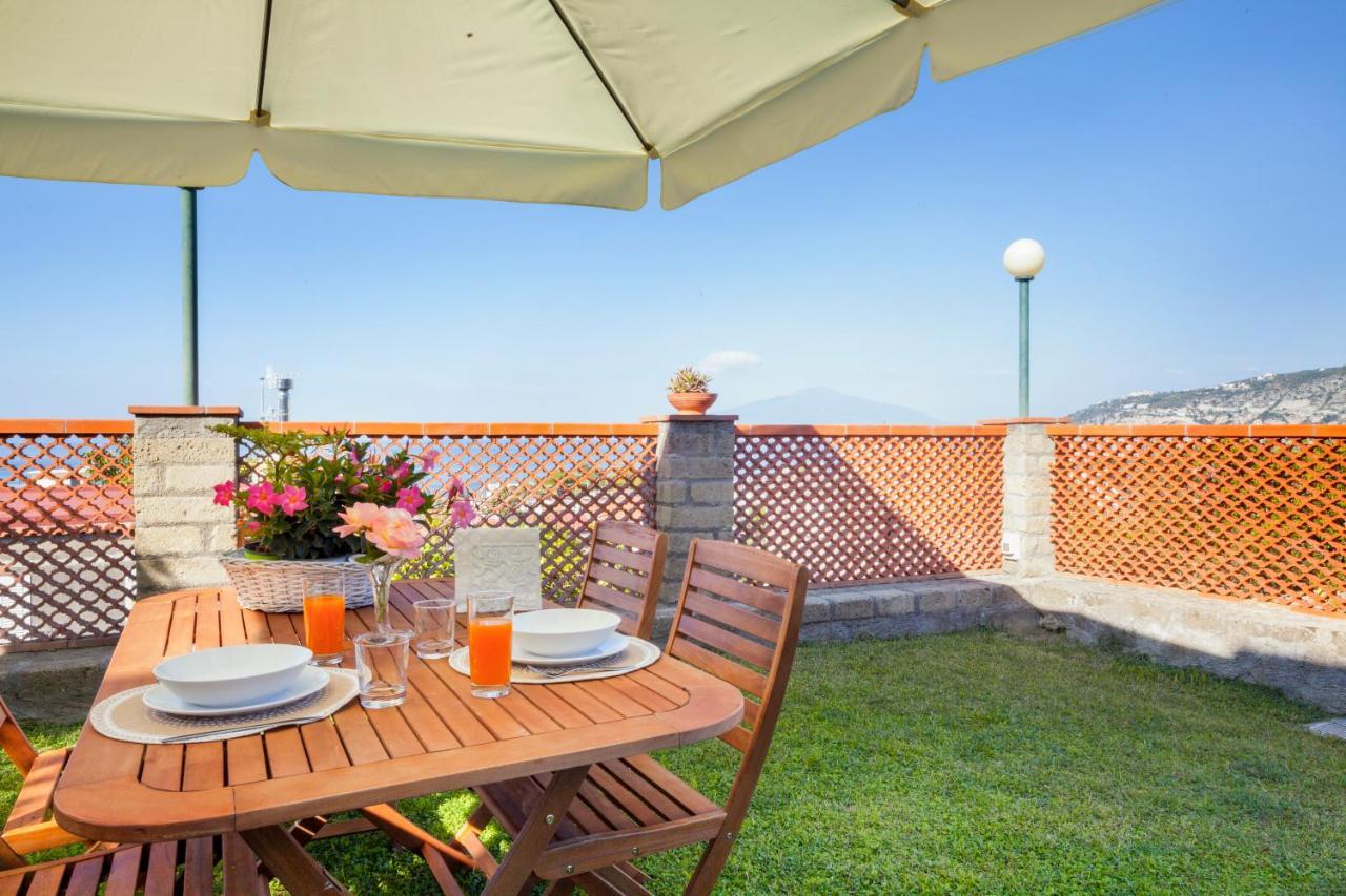 Shanti Home - Restaurant Di Aversano Salvatore Sorrento Eksteriør bilde