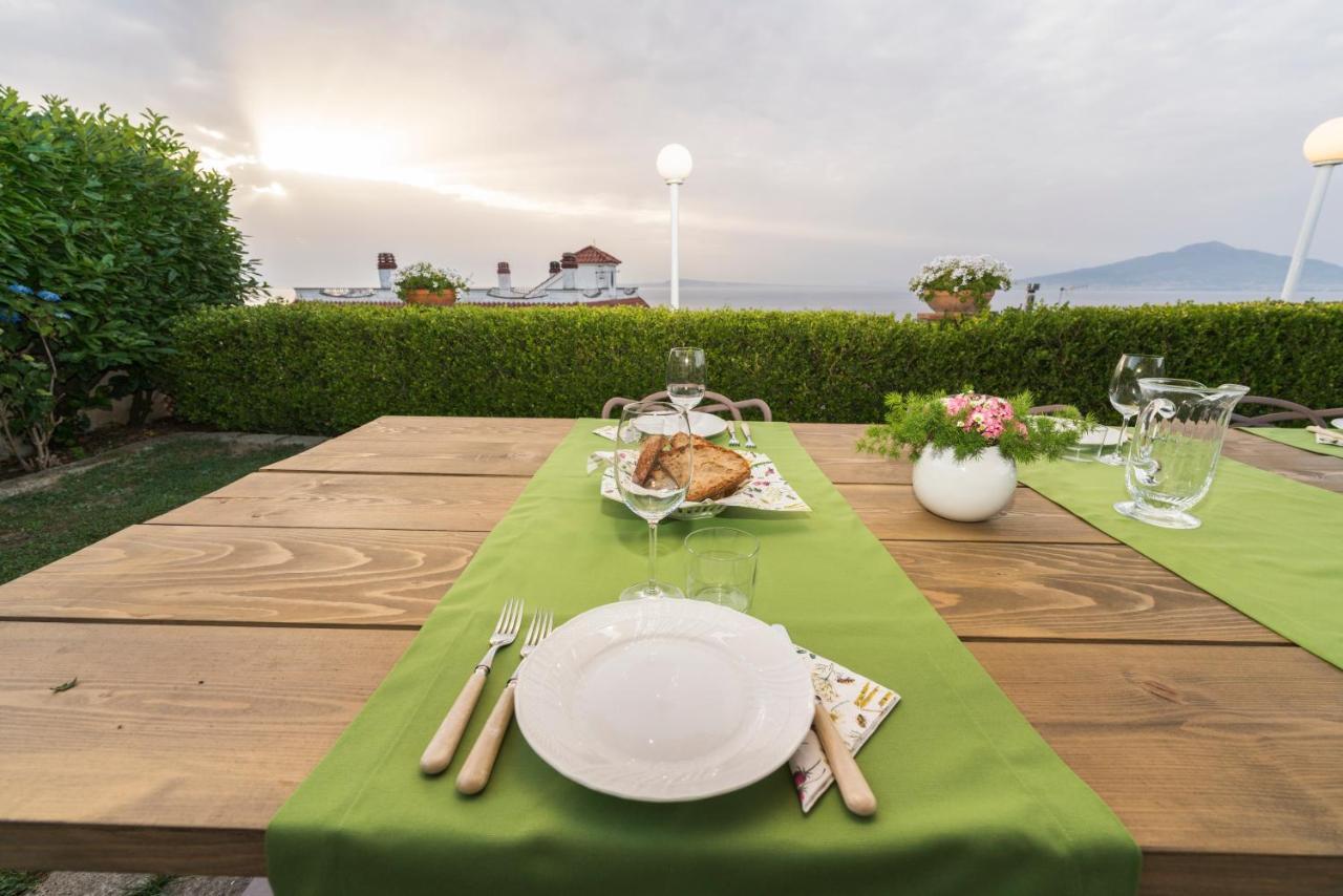 Shanti Home - Restaurant Di Aversano Salvatore Sorrento Eksteriør bilde